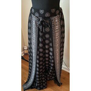 HIPPIE ROSE TIE FRONT SOFT PANTS WITH A BOHEMIAN / FLOWER POWER PRINT SIZE LARGE